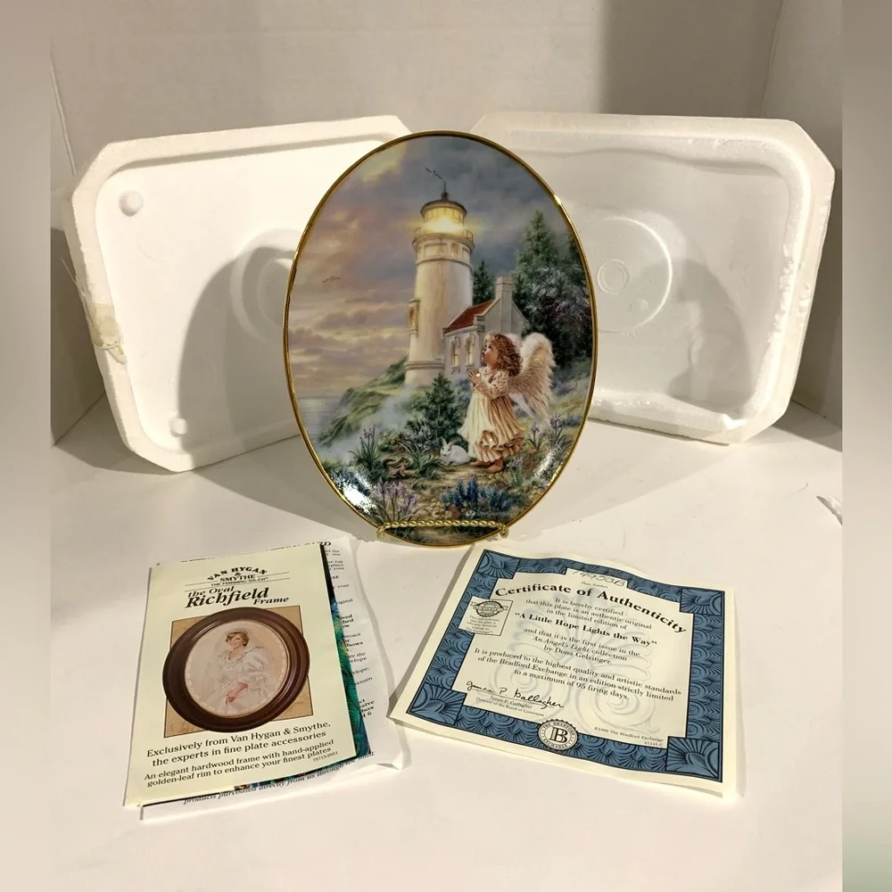 The Bradford Exchange A Little Hope Lights the Way by Dona Gelsinger Plate